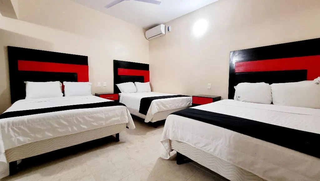 FAMILY ROOM THREE BEDS Room, Jardín Cancún, Cancun Area