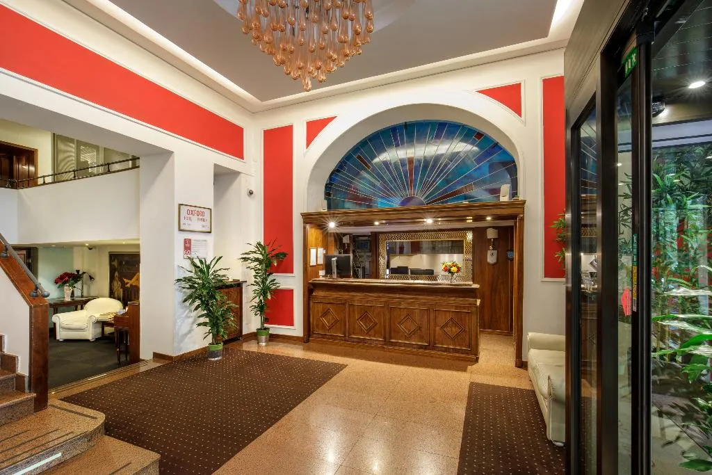 Lobby, Oxford, Rome