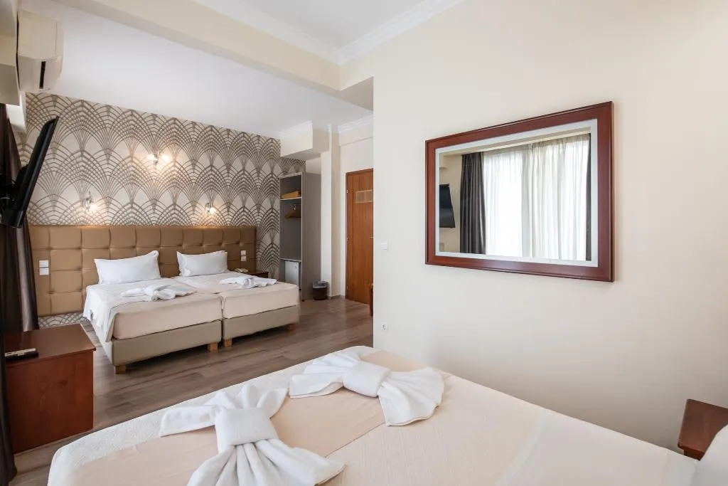 QUADRUPLE STANDARD Room, Golden City, Athens