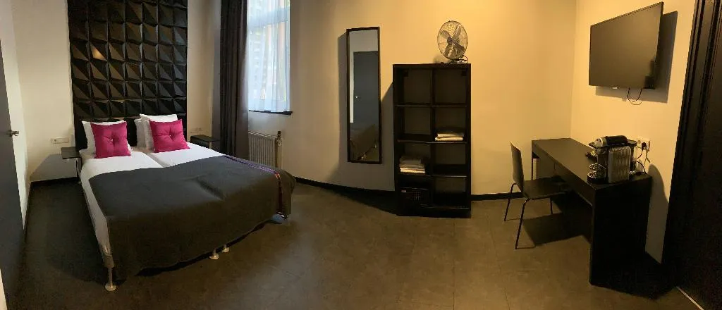 TRIPLE STANDARD Room, Hotel de Looier, Amsterdam