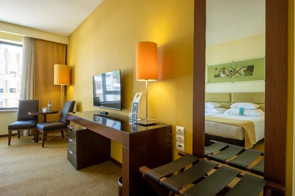 SINGLE CLASSIC Room, Vila Gale Coimbra, Madeira