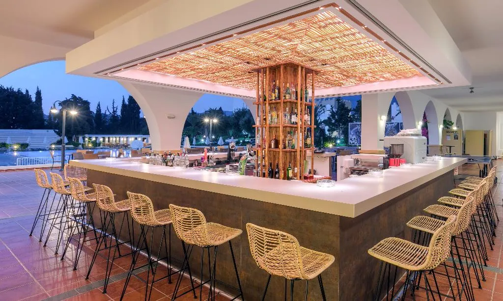 Bar, Platanista, Kos