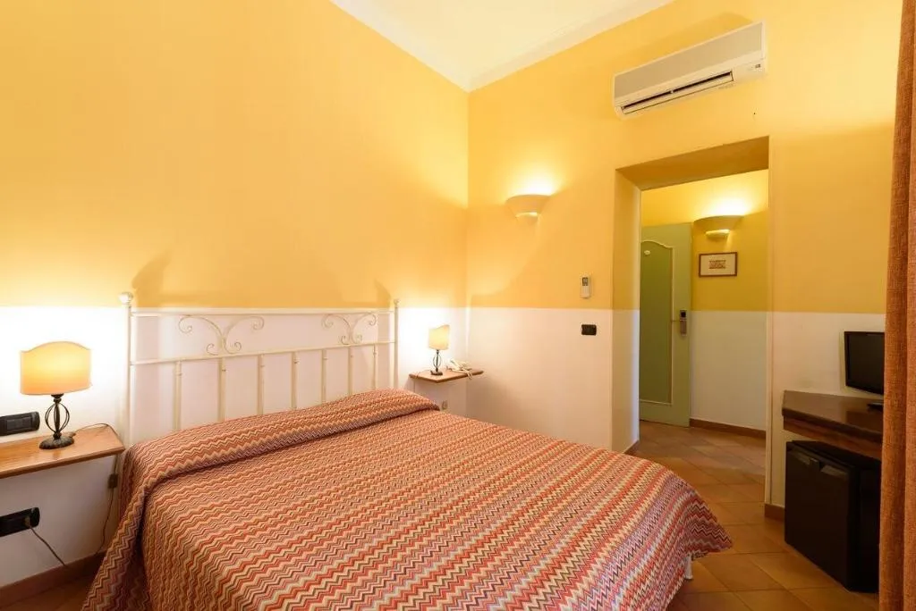 Room, Mergellina, Naples