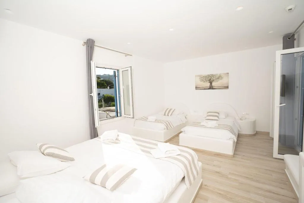 QUADRUPLE DELUXE GARDEN VIEW Room, Acrogiali, Mykonos
