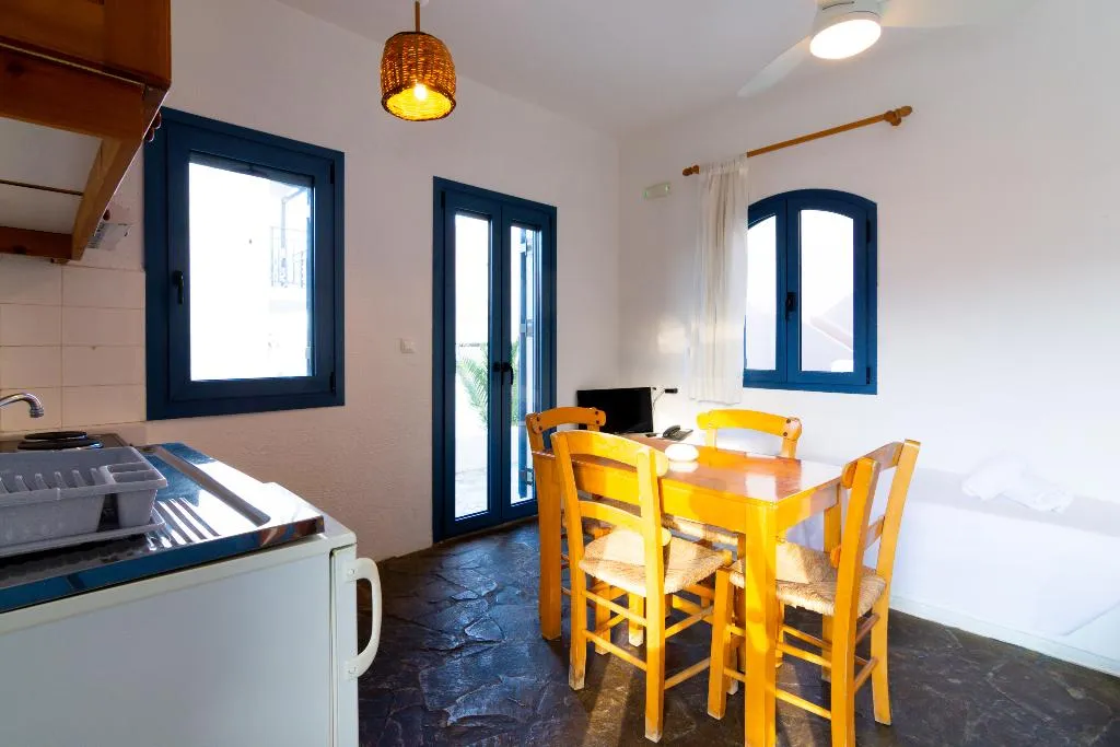 FAMILY ROOM STANDARD Room, Okirroi Villas and Apts, Crete