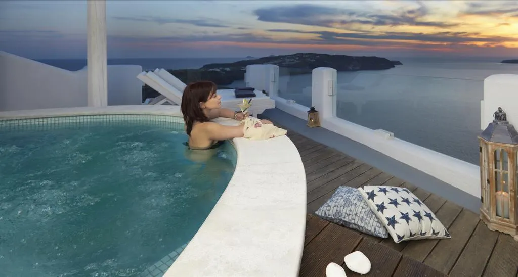 SUITE WITH VIEWS Room, Athermi Suites, Santorini