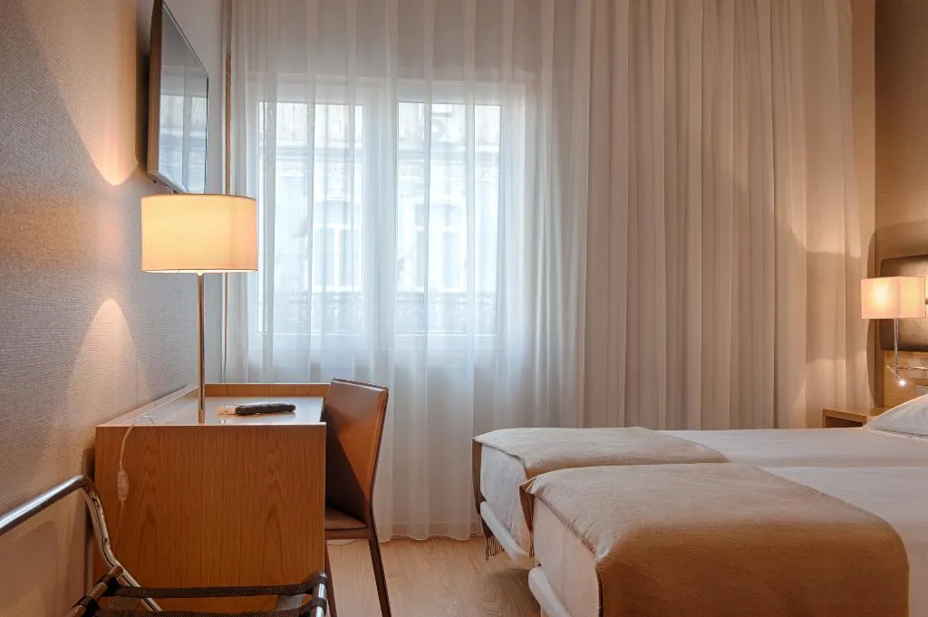 TWIN TWO BEDS Room, Oslo Coimbra, Porto