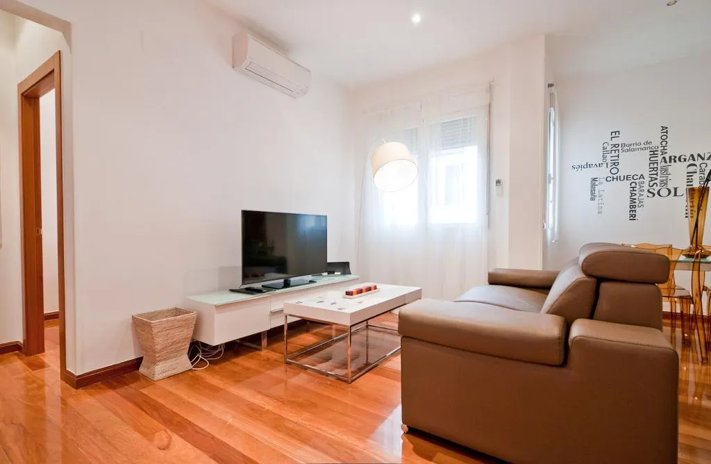 APARTMENT CAPACITY 4 Room, Smartr Madrid Atocha, Madrid