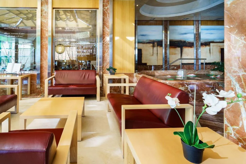 Lobby, Isabel, Costa Del Sol
