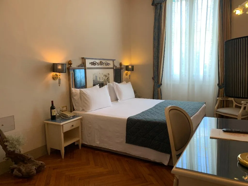 TWIN STANDARD Room, Donatello, Florence
