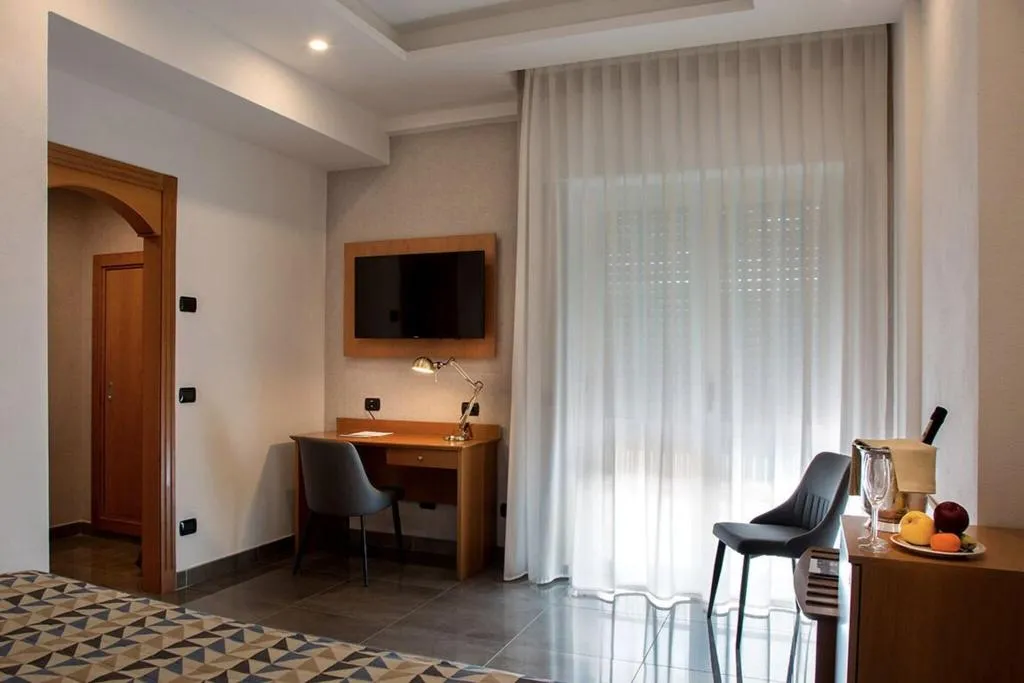 DOUBLE SUPERIOR Room, American Hotel, Naples