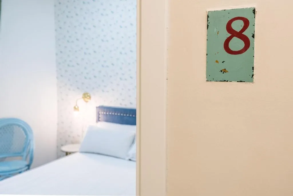 Room, Jardin de La Alameda, Seville