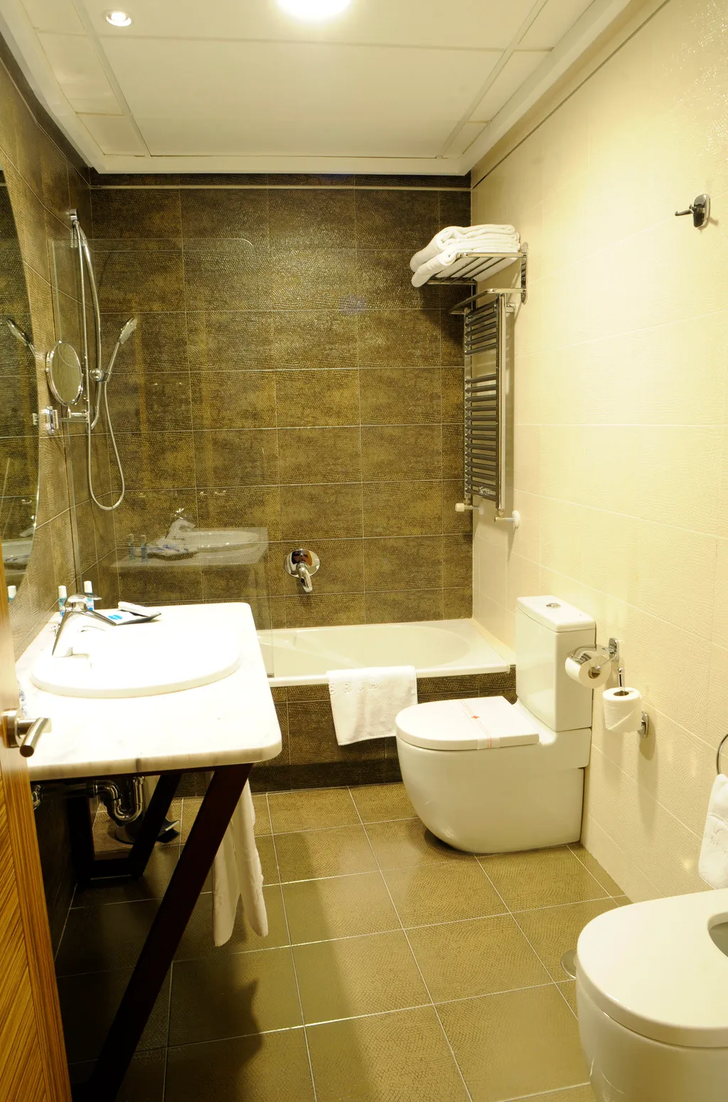 Room, Cumbria Spa&Hotel, Madrid