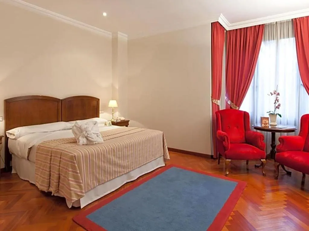 Room, Don Pio, Madrid