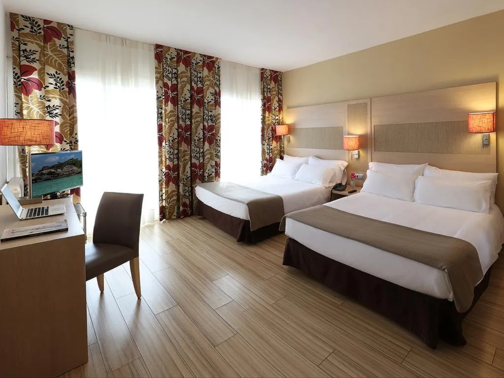 QUADRUPLE STANDARD Room, Augusta Club Hotel & Spa, Costa Brava