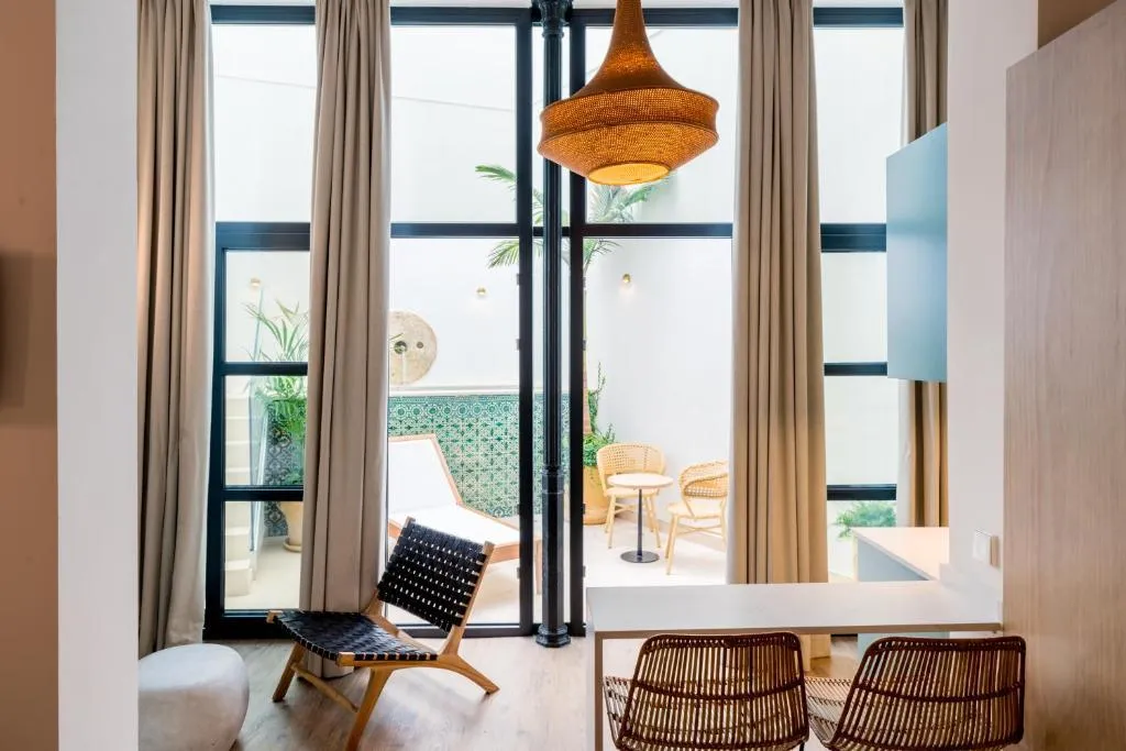 APARTMENT WITH PRIVATE POOL Room, Honest Sevilla, Seville