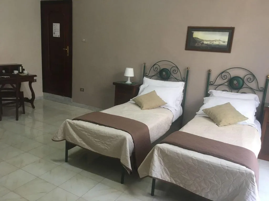 Room, Soggiorno Paradiso Due, Naples