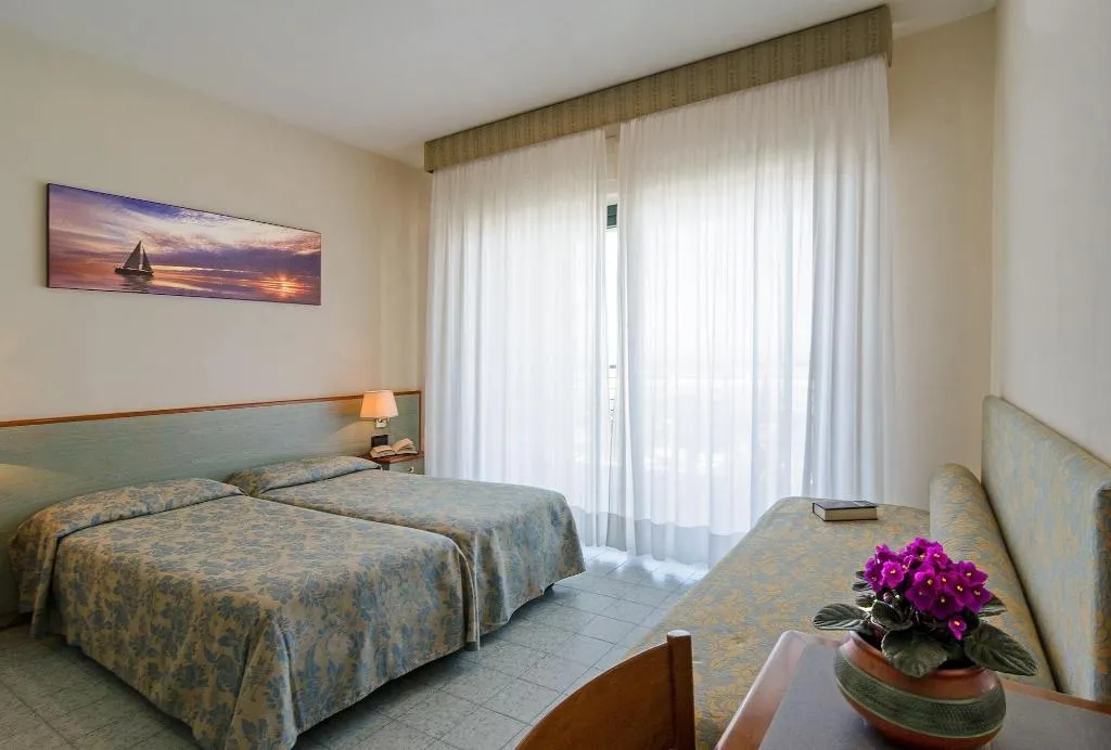 Room, Hotel Paris, Florence