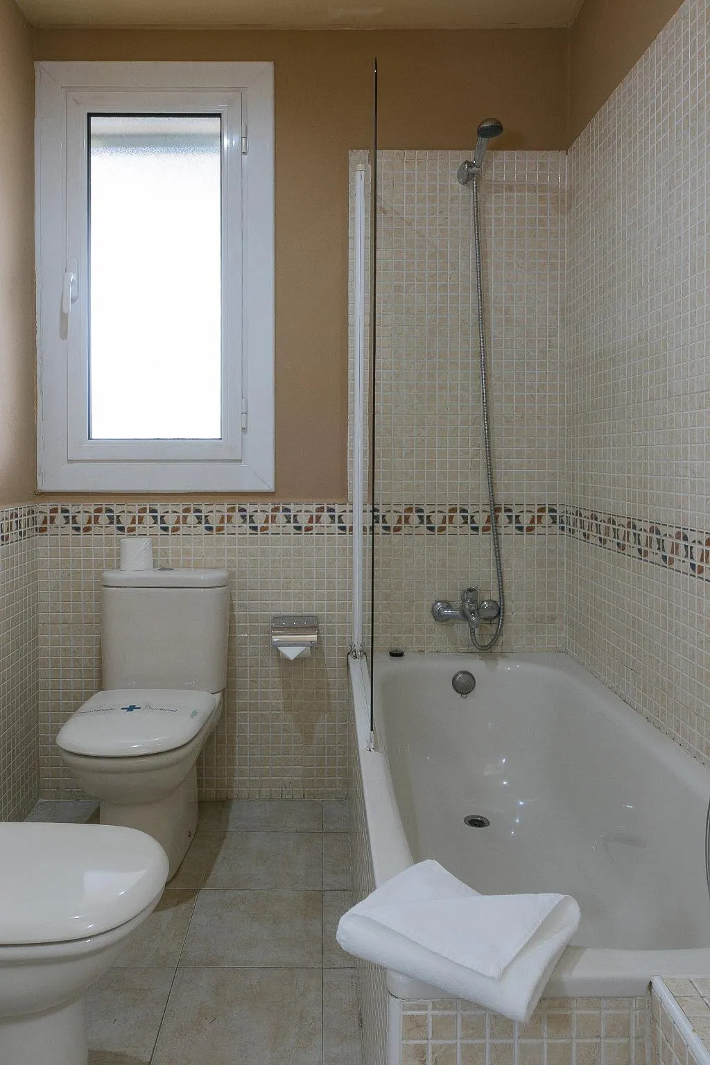 TRIPLE STANDARD Room, El Castell Hotel, Barcelona