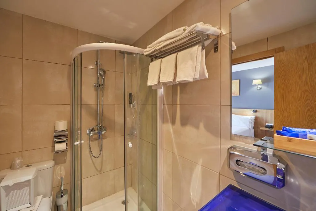 FAMILY ROOM WITH BALCONY Room, Nura Santa Ponsa Pins, Majorca