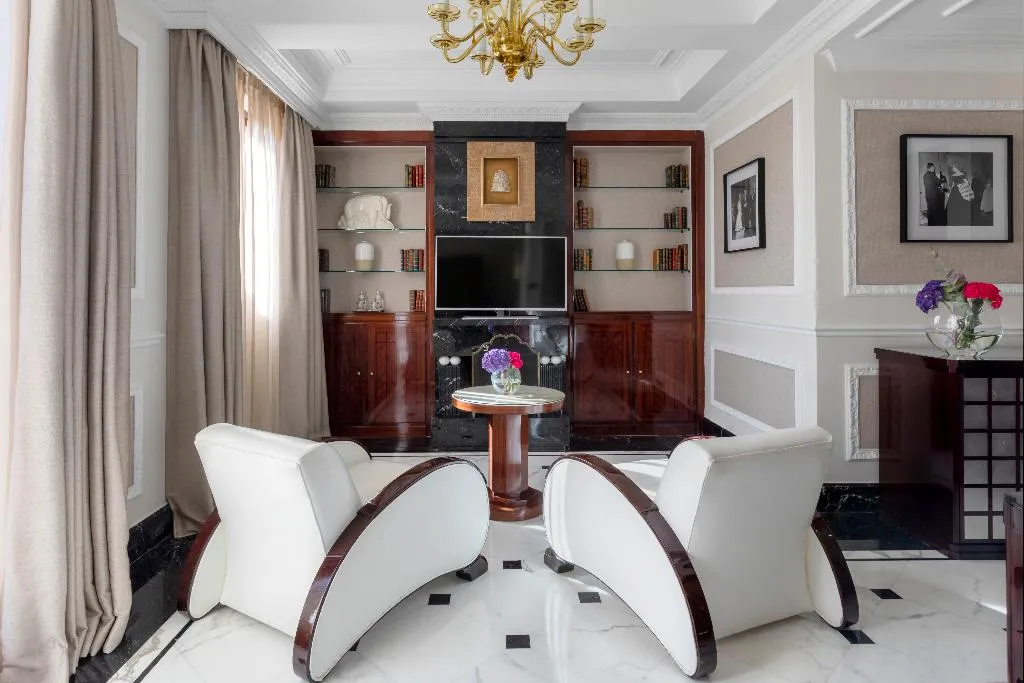 SUITE WITH TERRACE Room, Baglioni Hotel Regina, Rome