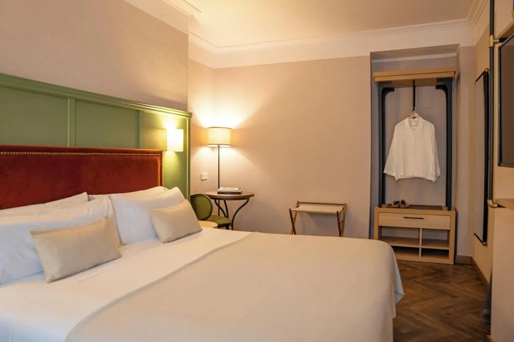 Room, Honest Sevilla, Seville