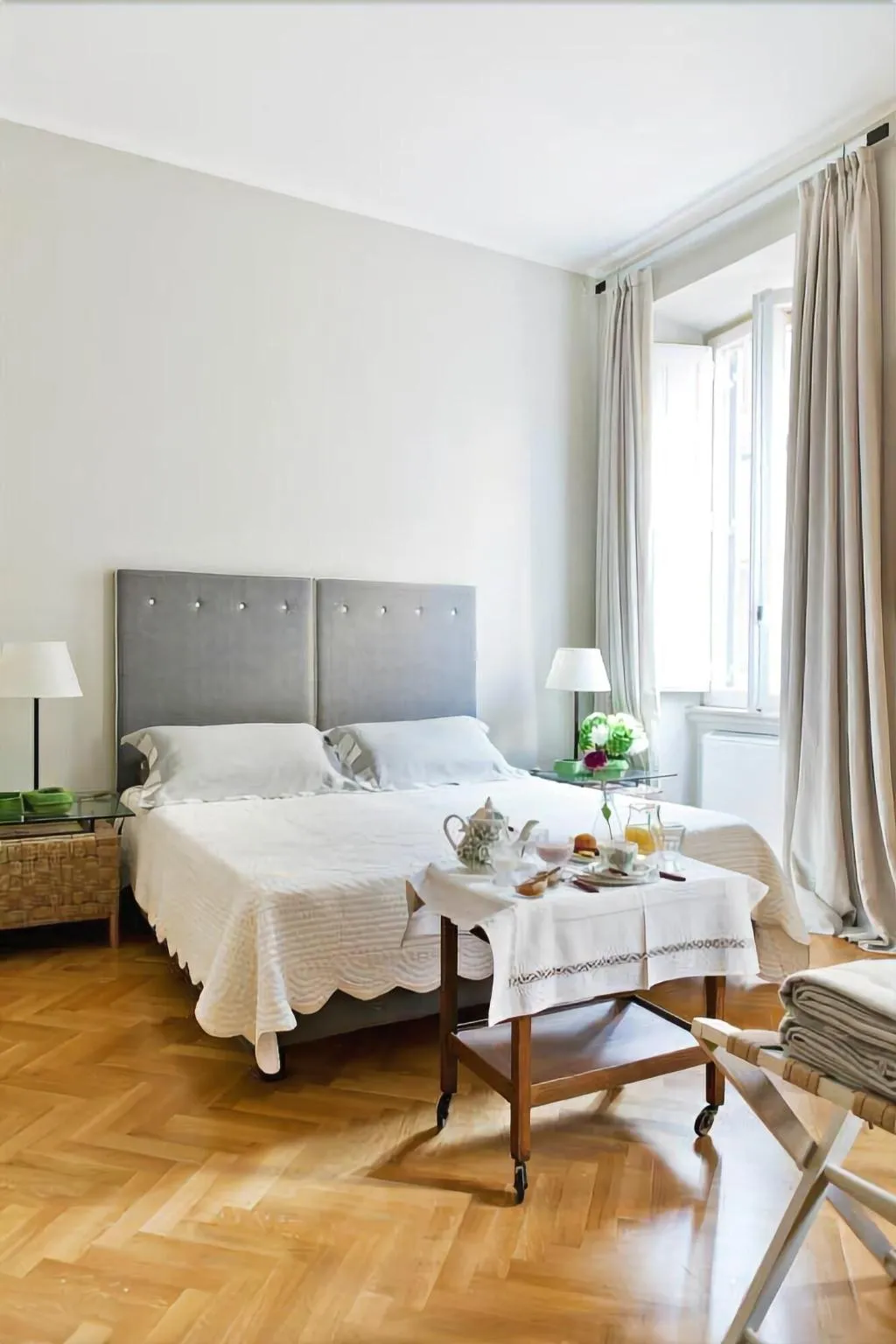Room, Mynavona, Rome
