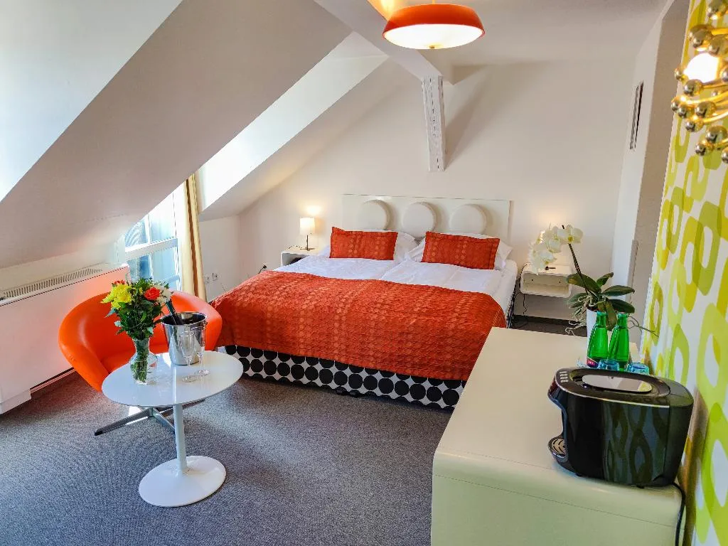 DOUBLE WITH DOUBLE BED Room, LH Vintage Design Hotel Sax, Prague