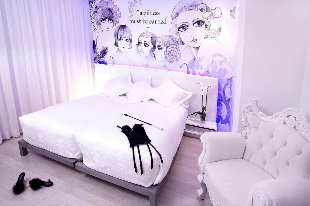 Room, Dormirdcine, Madrid