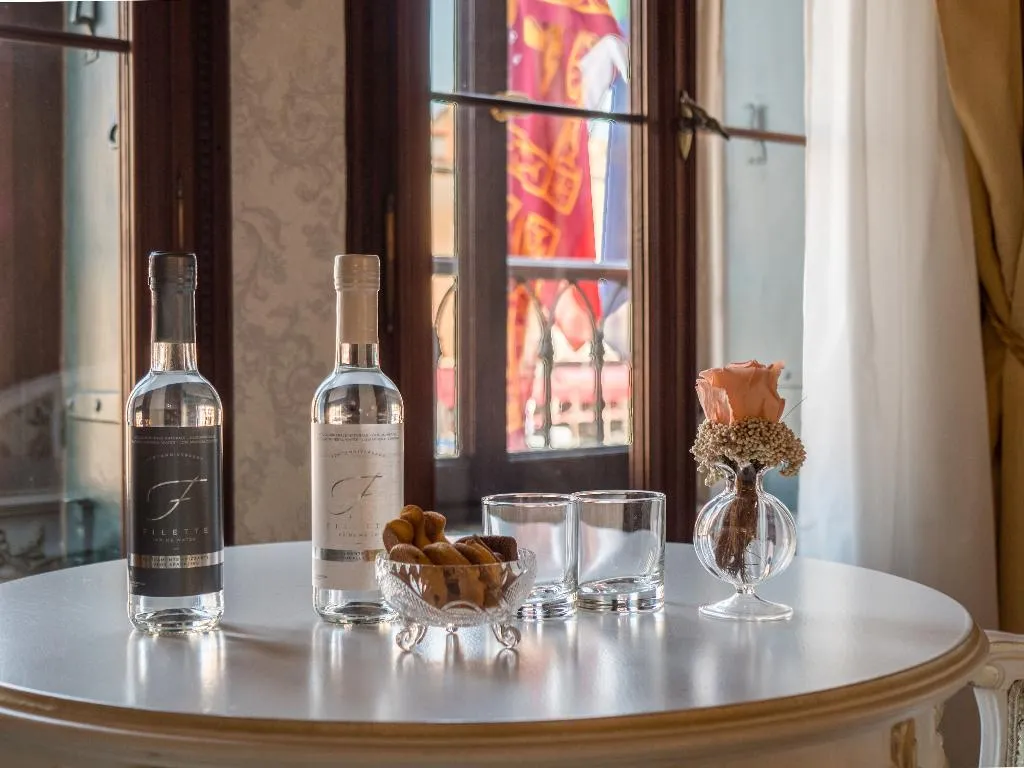 JUNIOR SUITE CANAL VIEW Room, Ego Boutique Hotel The Silk Road, Venice