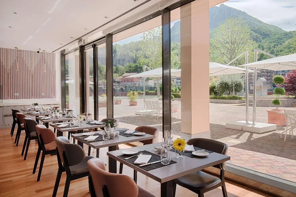 Restaurant, NH Lecco Pontevecchio, Milan