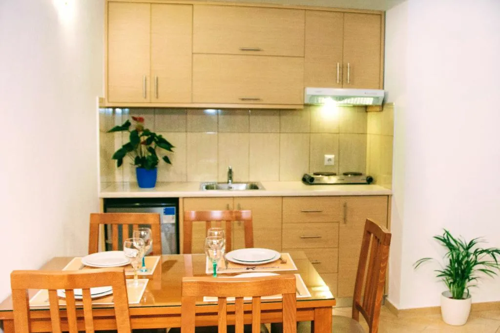 APARTMENT CAPACITY 5 TWO BEDROOMS Room, Ippoliti Village, Crete