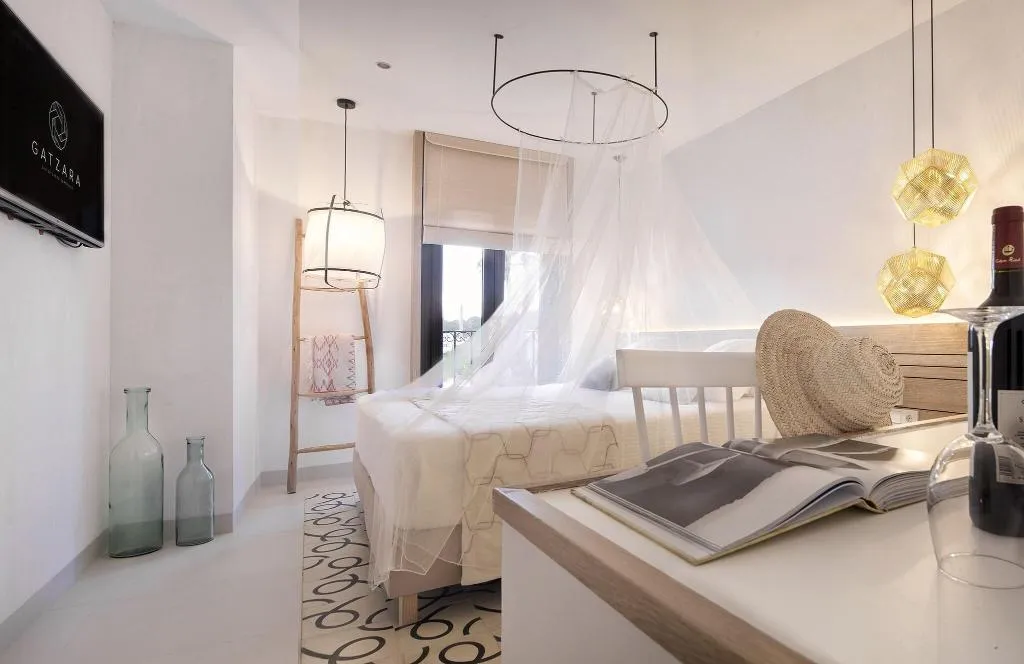 Room, Gatzara Suites Santa Gertrudis, Ibiza