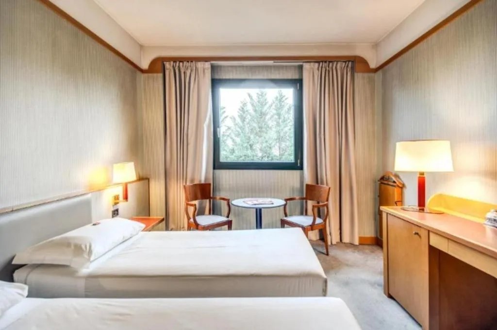 SINGLE STANDARD Room, Della Rotonda, Milan
