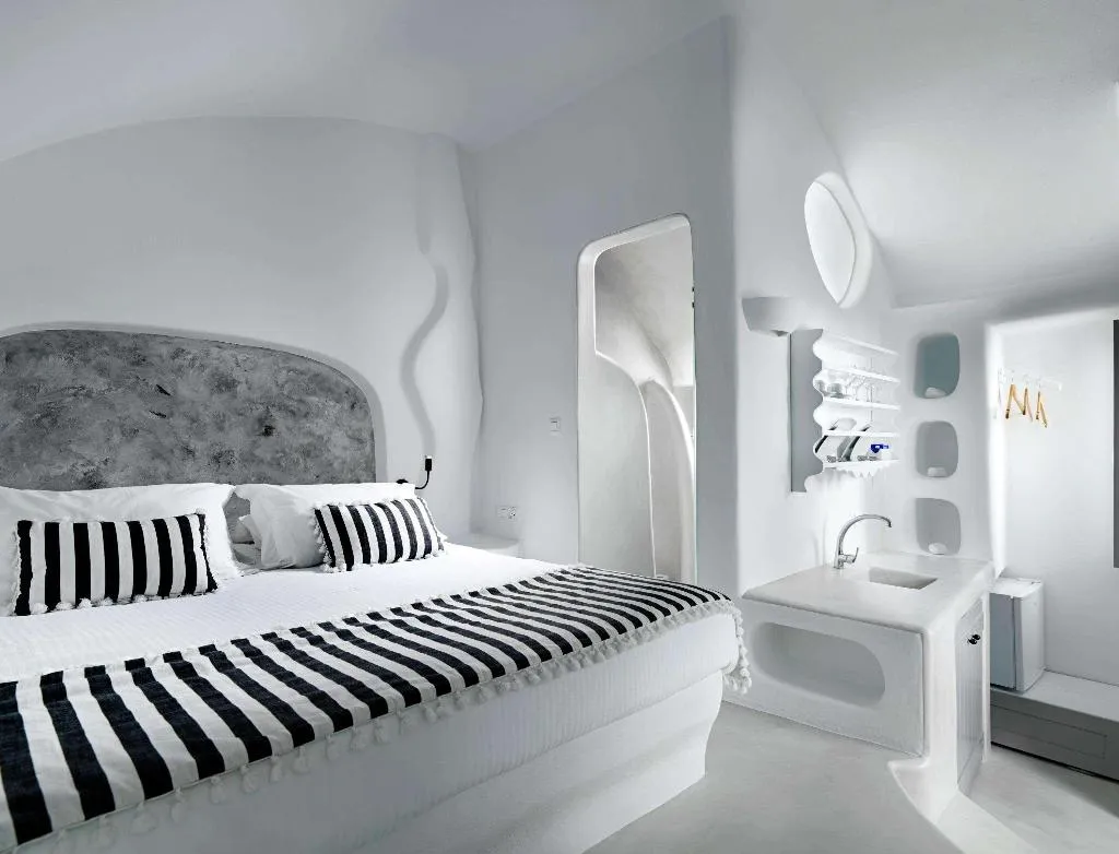 Room, Tholos Resort, Santorini