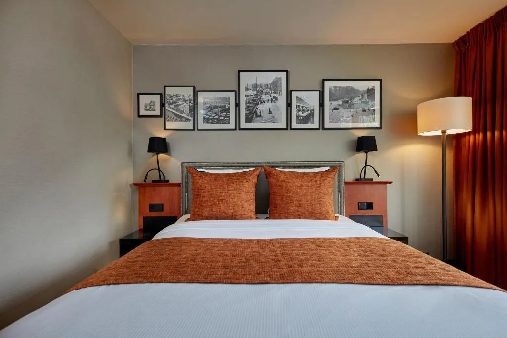 DOUBLE QUEEN SIZE BED Room, Carlton Square, Amsterdam