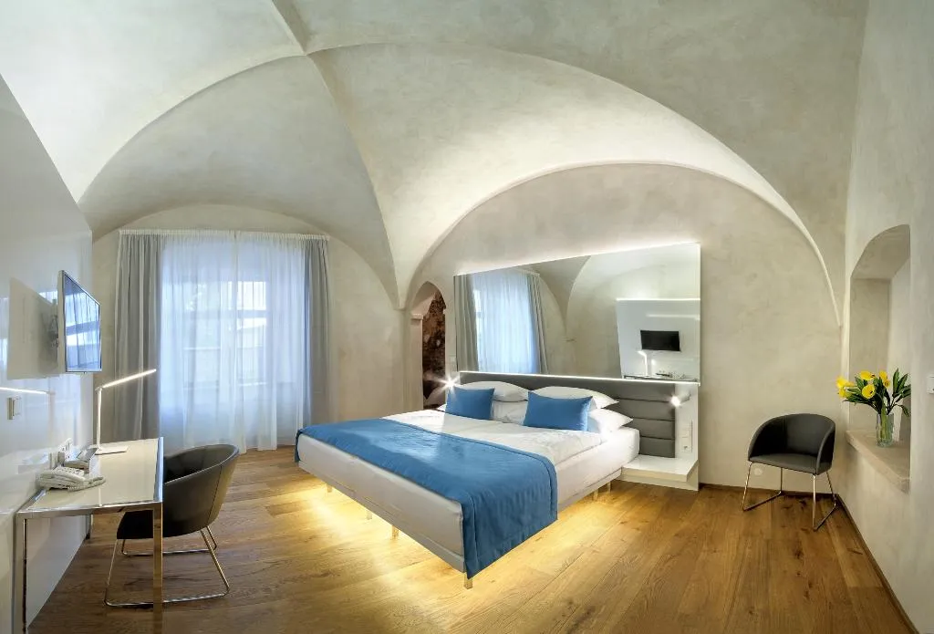 DOUBLE DELUXE Room, Bishops House, Prague