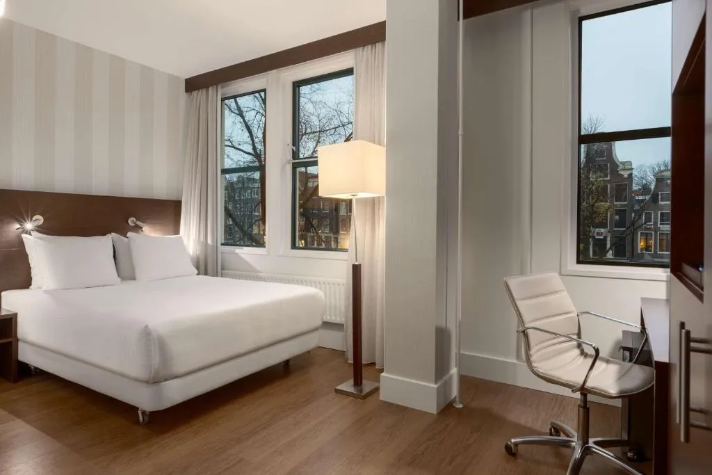 TRIPLE SUPERIOR Room, NH City Centre Amsterdam, Amsterdam