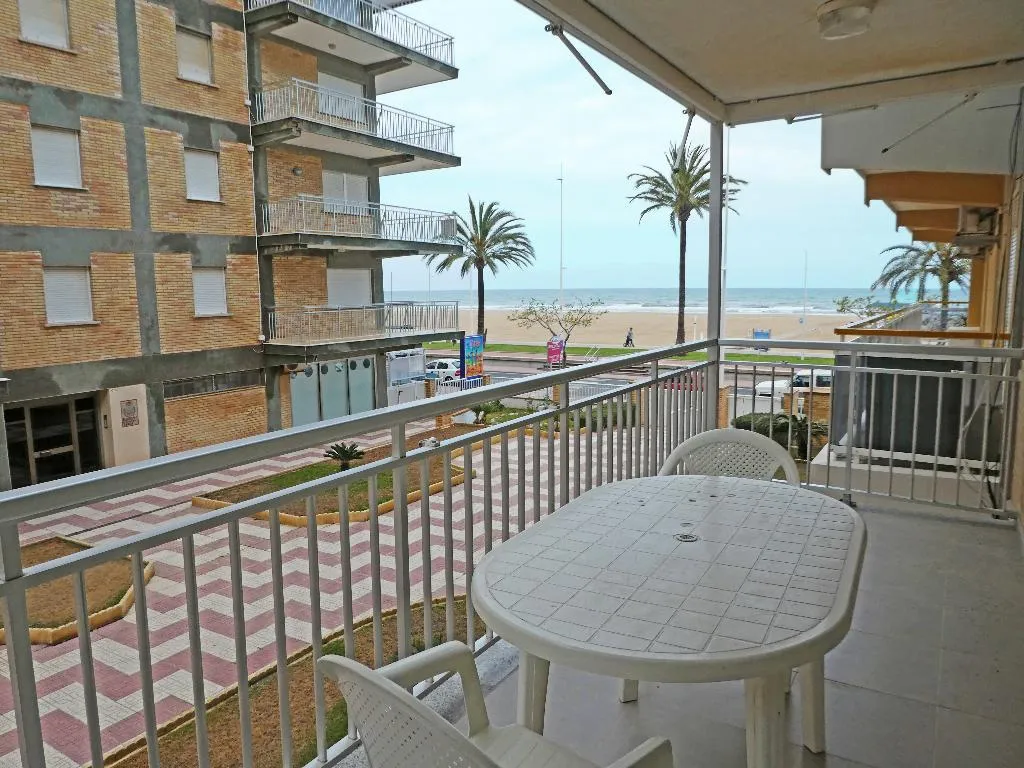 Terrace, Apartamentos Gandía Primera Línea de Playa 3000, Valencia