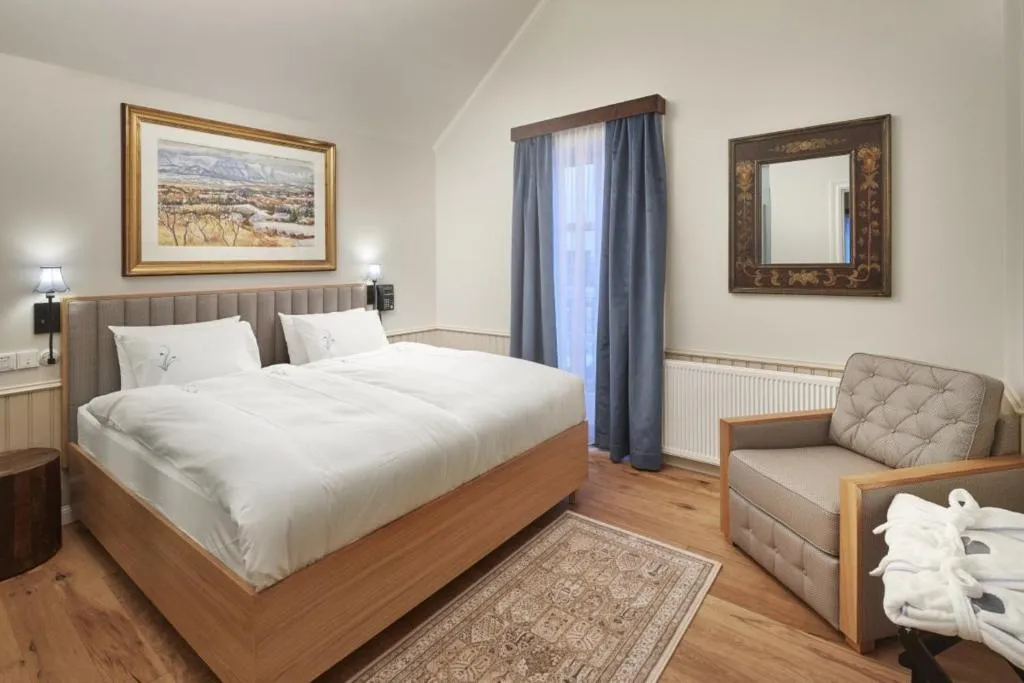 JUNIOR SUITE STANDARD Room, Reykjavik Marina - Berjaya Iceland Hotels, Reykjavik