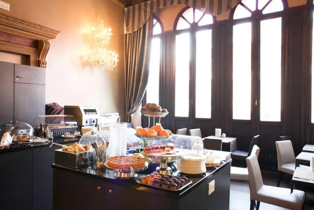 Restaurant, Arcadia, Venice