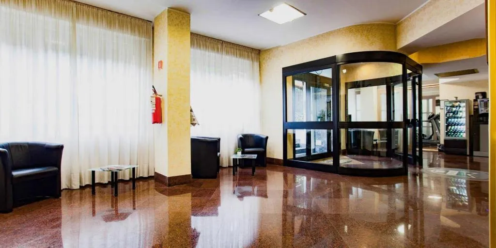 Lobby, Residence Desenzano, Milan
