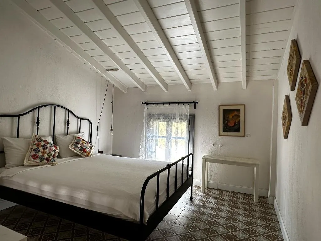 QUADRUPLE LOFT Room, Perperene Konağı, Izmir