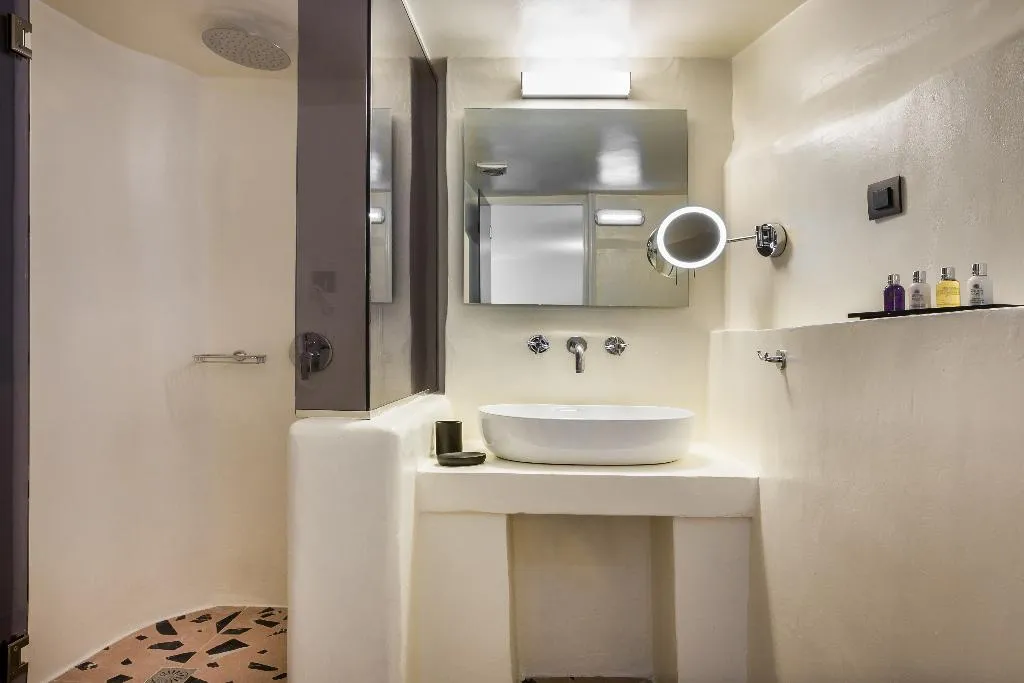 SUITE WITH VIEWS Room, Sun Rocks Boutique Hotel | Caldera View Suites, Santorini