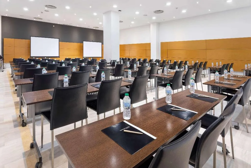 Conferences, Hotel Madrid Chamartín Affiliated by Meliá, Madrid