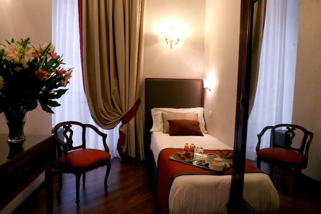 DOUBLE SINGLE USE COMFORT Room, Decumani Hotel de Charme, Naples