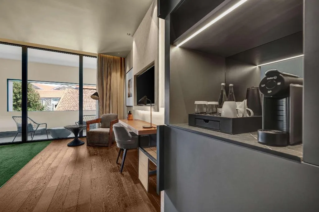 DOUBLE DELUXE WITH BALCONY Room, Hilton Porto Gaia, Porto