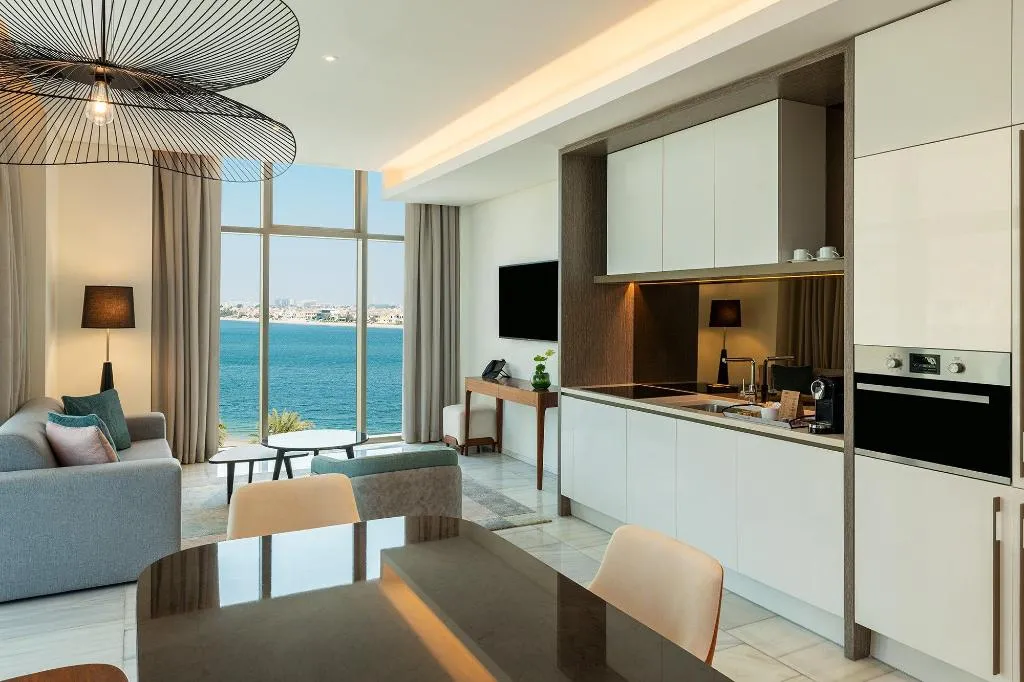 SUITE WITH KITCHENETTE WITH VIEWS Room, Th8 Palm Dubai Beach Resort Vignette Collection, Dubai