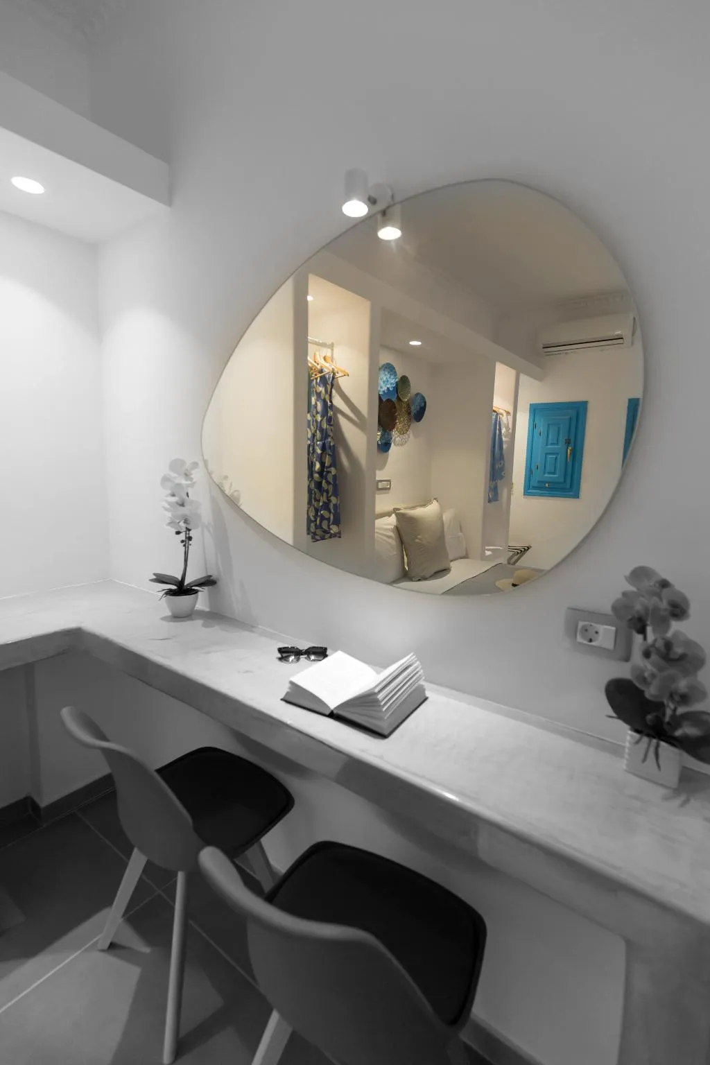 Double or Twin SUPERIOR Room, Perissa Bay, Santorini