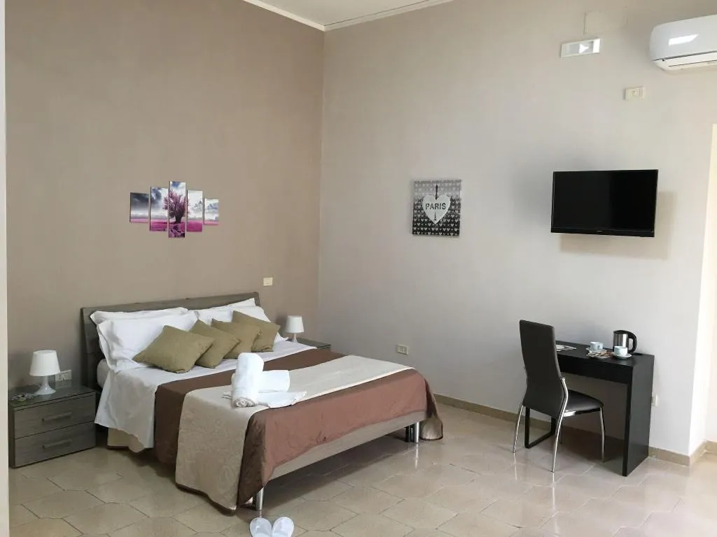 Room, Soggiorno Paradiso Due, Naples